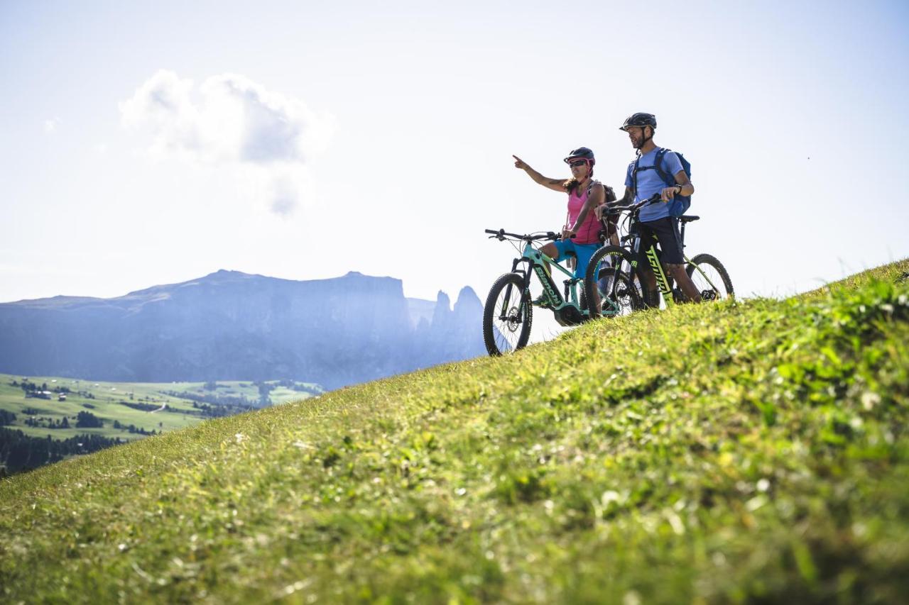 Adler Spa Resort Dolomiti Ortisei Luaran gambar